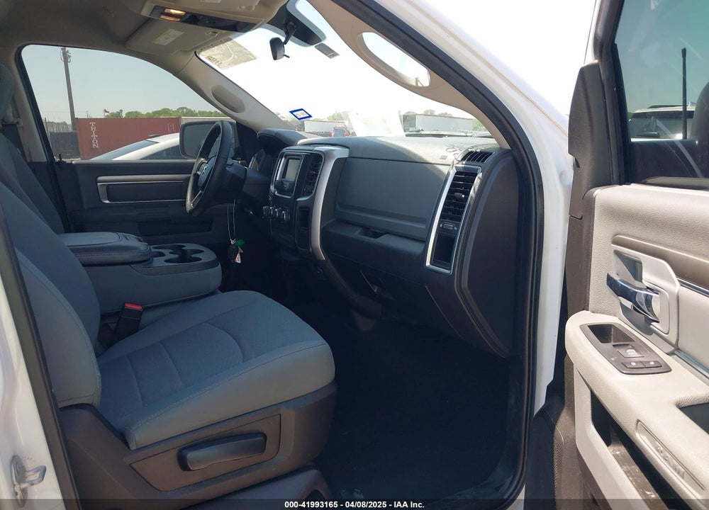 2019 RAM 1500 CLASSIC VIN: 1C6RR6TT4KS608723