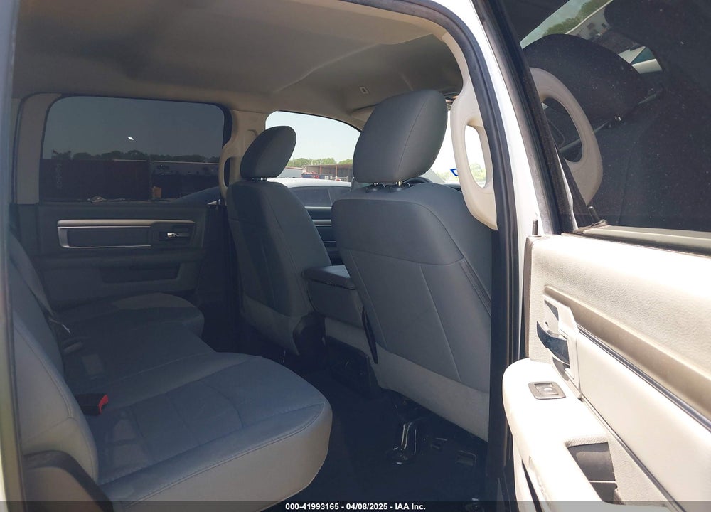 2019 RAM 1500 CLASSIC VIN: 1C6RR6TT4KS608723