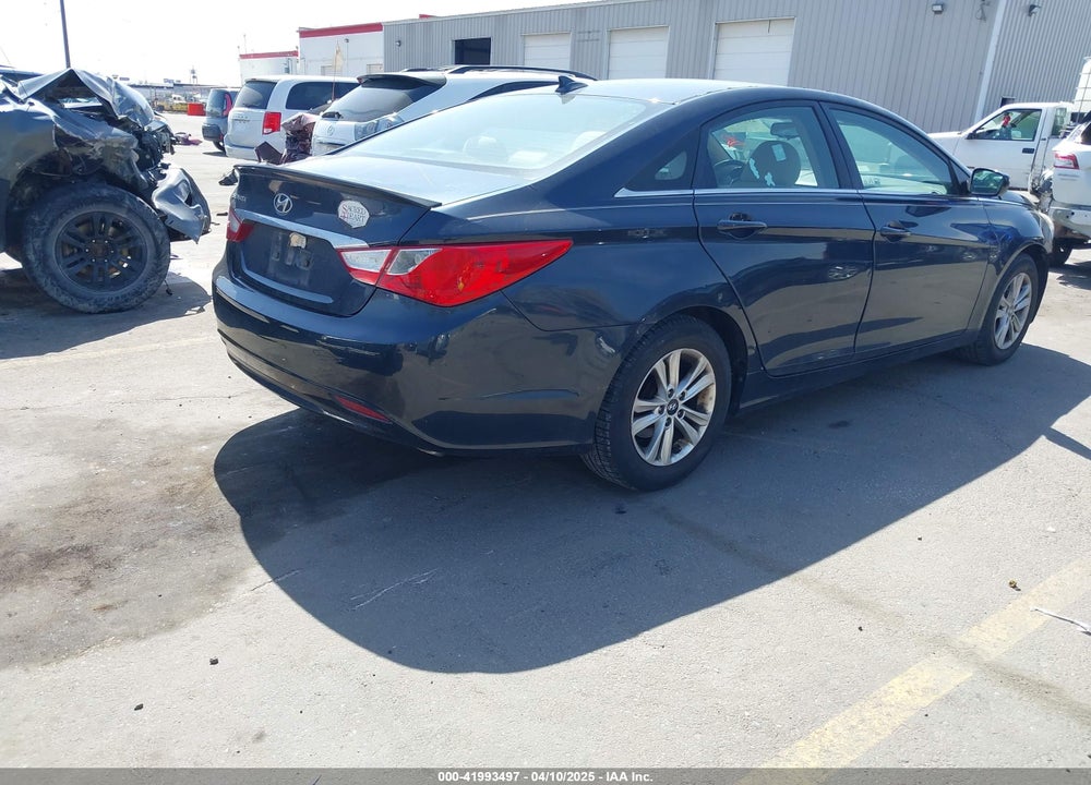 2013 HYUNDAI SONATA VIN: 5NPEB4AC5DH736621