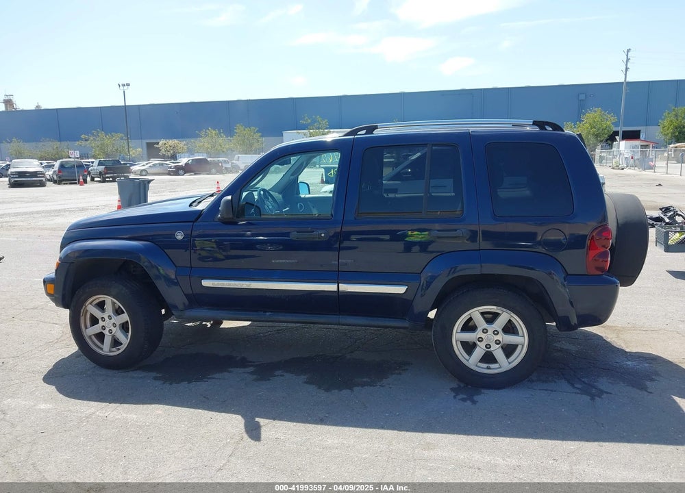 2007 JEEP LIBERTY VIN: 1J4GL58K87W520229