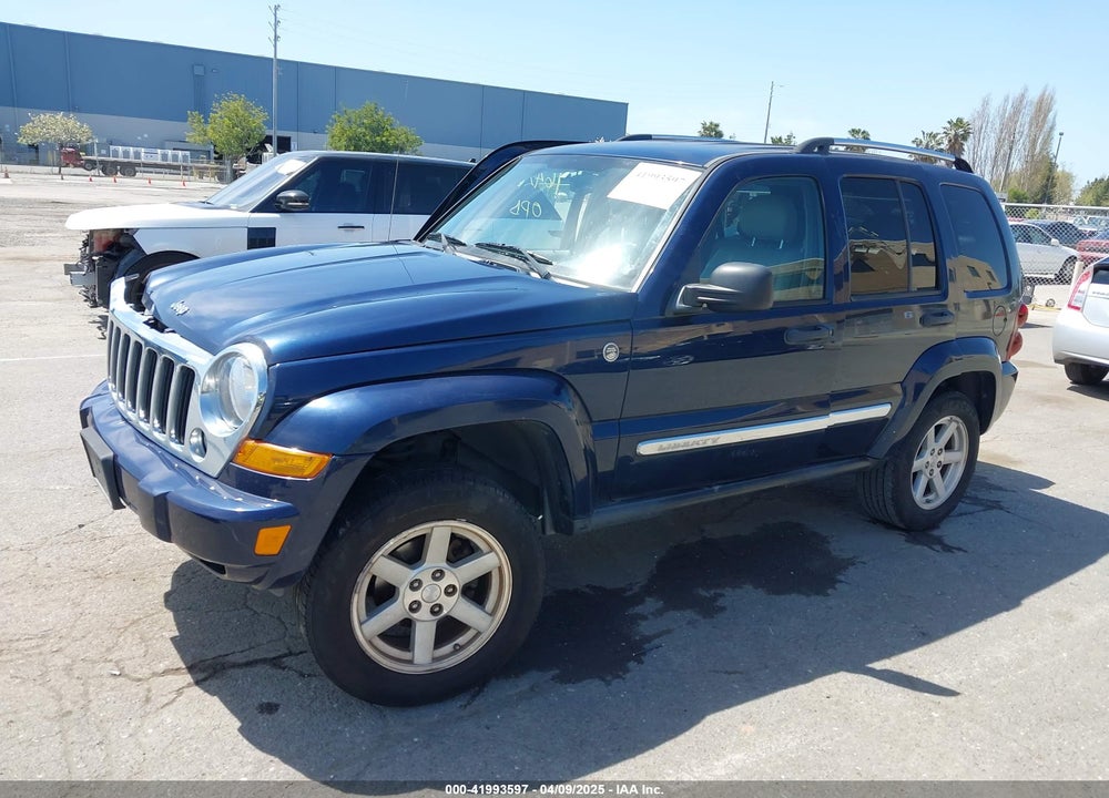 2007 JEEP LIBERTY VIN: 1J4GL58K87W520229