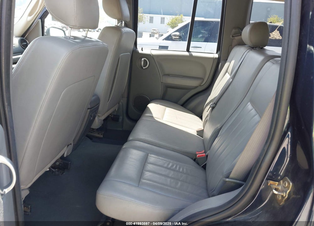2007 JEEP LIBERTY VIN: 1J4GL58K87W520229