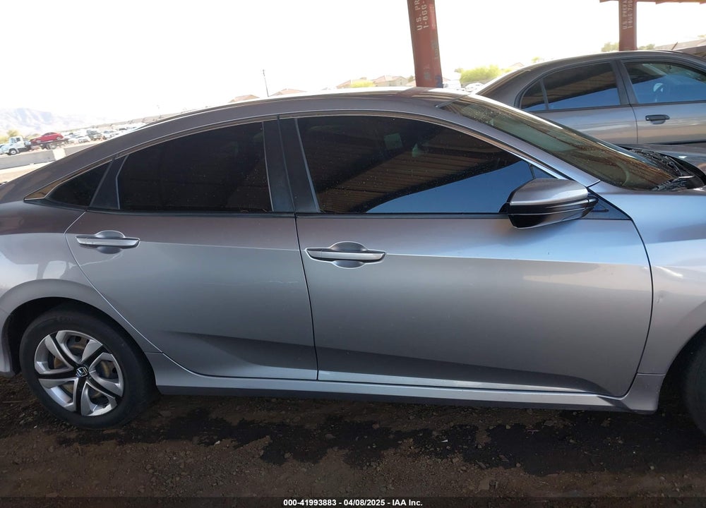 2019 HONDA CIVIC VIN: 19XFC2F6XKE044042