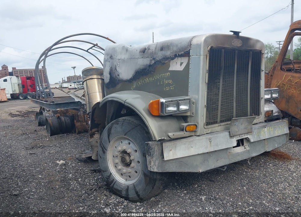 1999 PETERBILT 379 VIN: 1XP5DB9X6XN477789