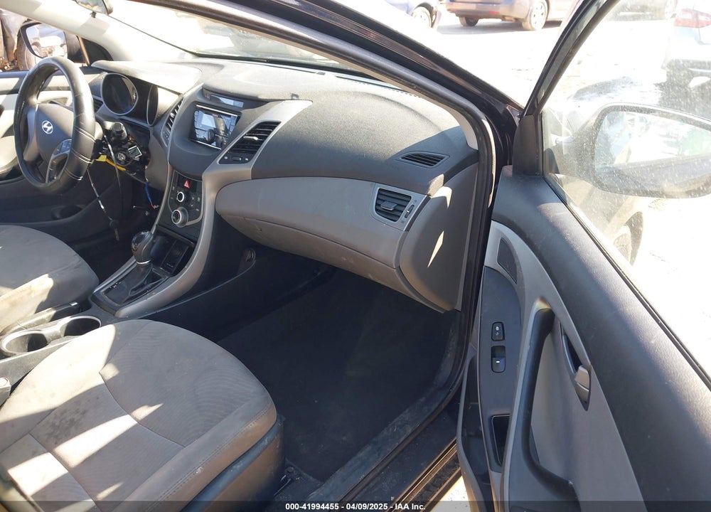 2016 HYUNDAI ELANTRA VIN: 5NPDH4AEXGH761529