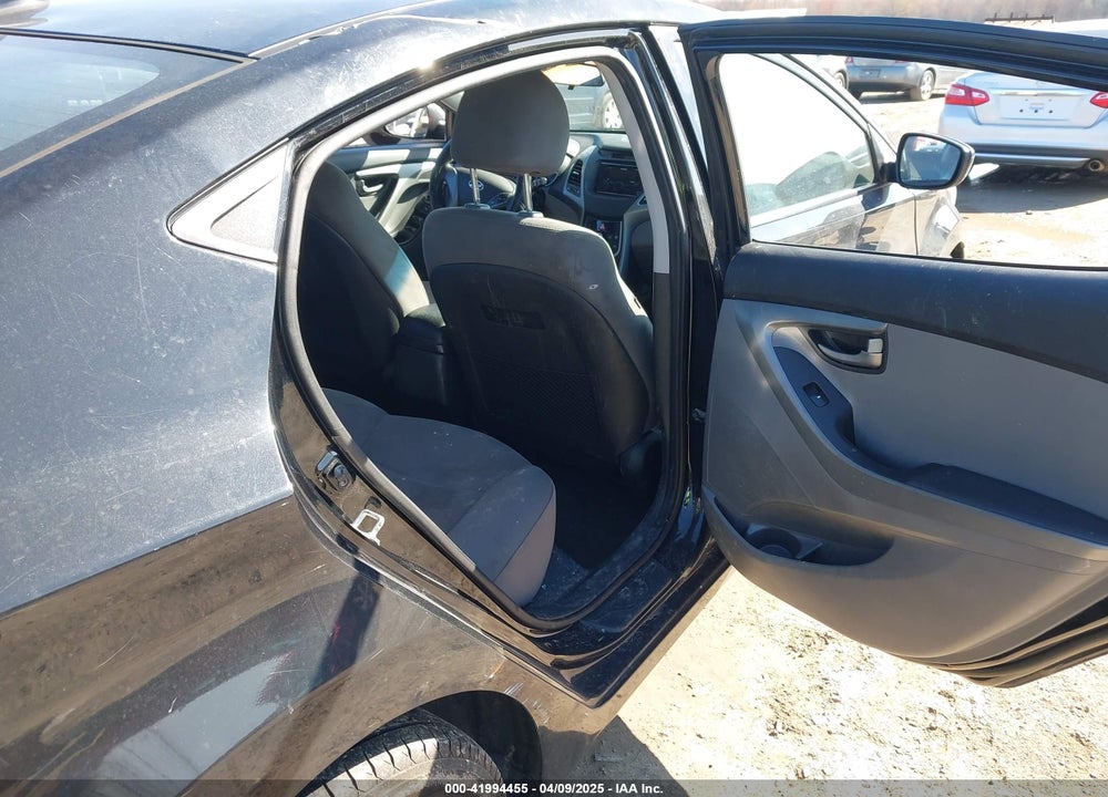 2016 HYUNDAI ELANTRA VIN: 5NPDH4AEXGH761529