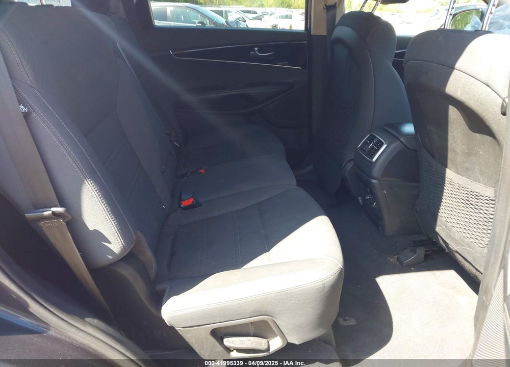 2019 KIA SORENTO 2.4L LX VIN: 5XYPG4A35KG529645