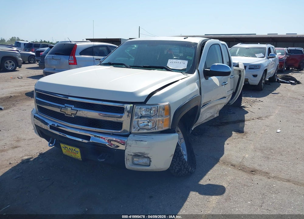 2011 CHEVROLET SILVERADO 1500 VIN: 3GCPKSE39BG403271