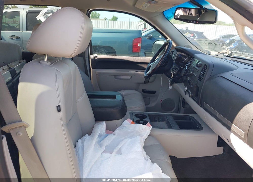 2011 CHEVROLET SILVERADO 1500 VIN: 3GCPKSE39BG403271