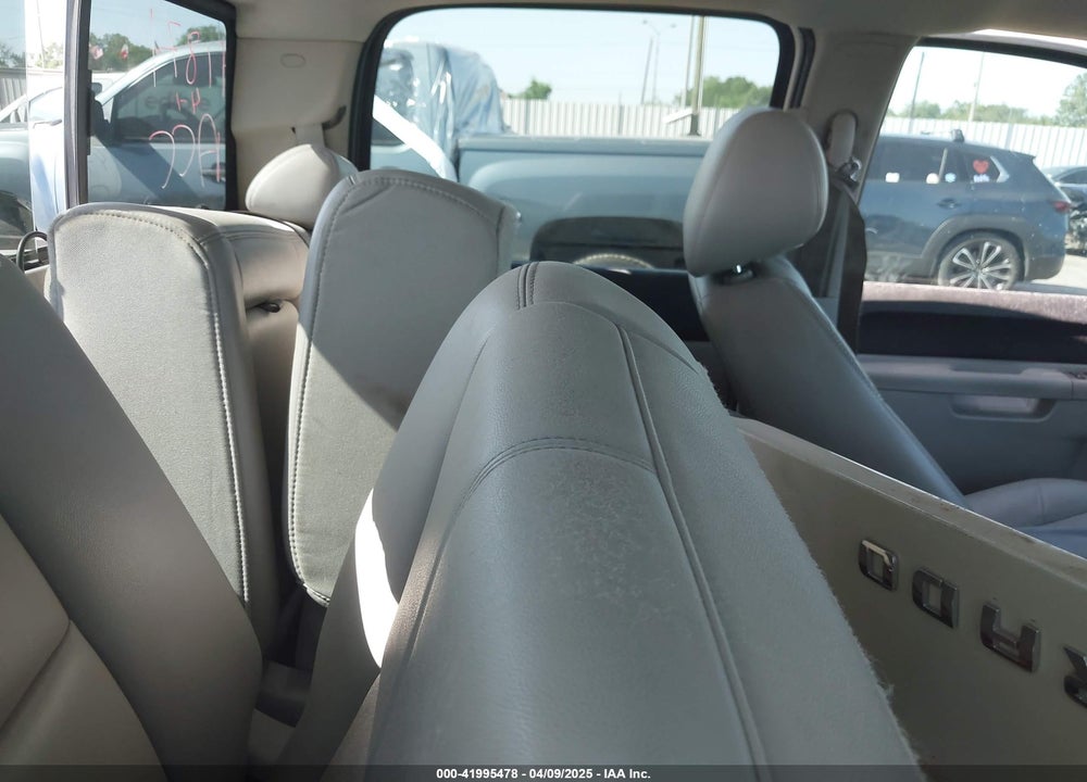 2011 CHEVROLET SILVERADO 1500 VIN: 3GCPKSE39BG403271
