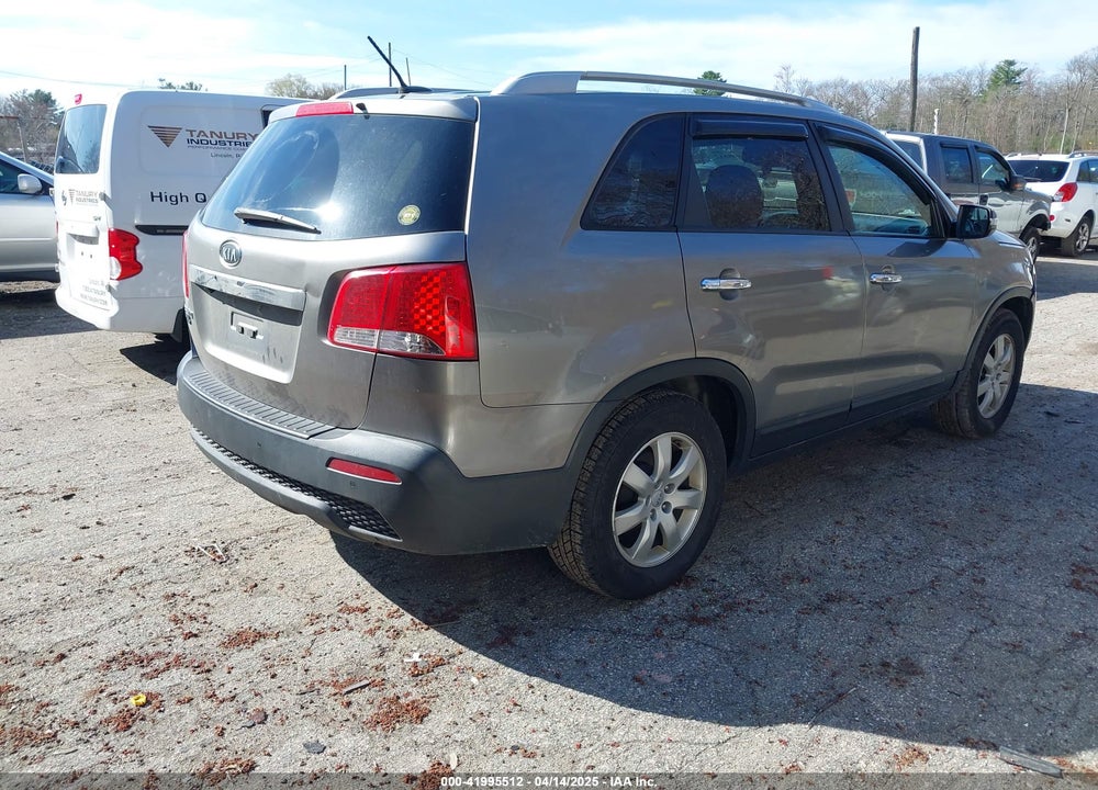 2012 KIA SORENTO VIN: 5XYKT3A65CG303679