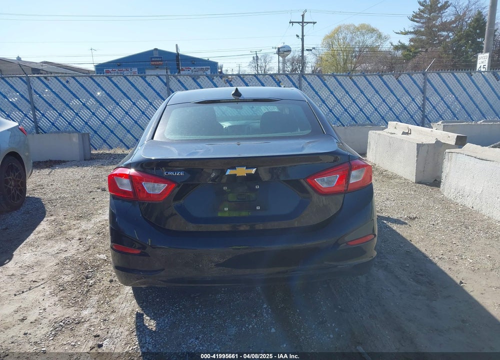 2018 CHEVROLET CRUZE VIN: 1G1BC5SM8J7201417