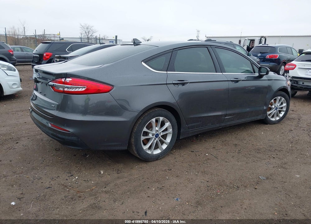 2019 FORD FUSION SE VIN: 3FA6P0H70KR136516