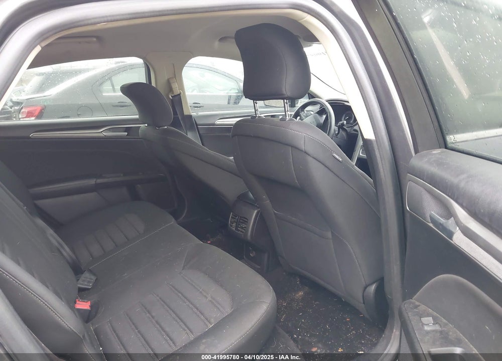 2019 FORD FUSION SE VIN: 3FA6P0H70KR136516