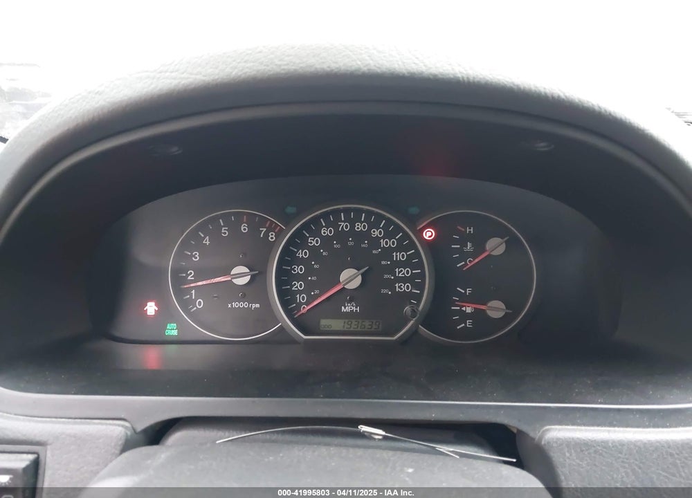 2005 KIA SEDONA VIN: KNDUP131256668958