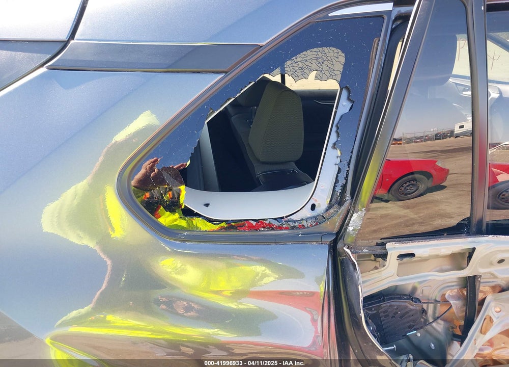 2021 TOYOTA RAV4 VIN: 2T3P1RFV6MC185936