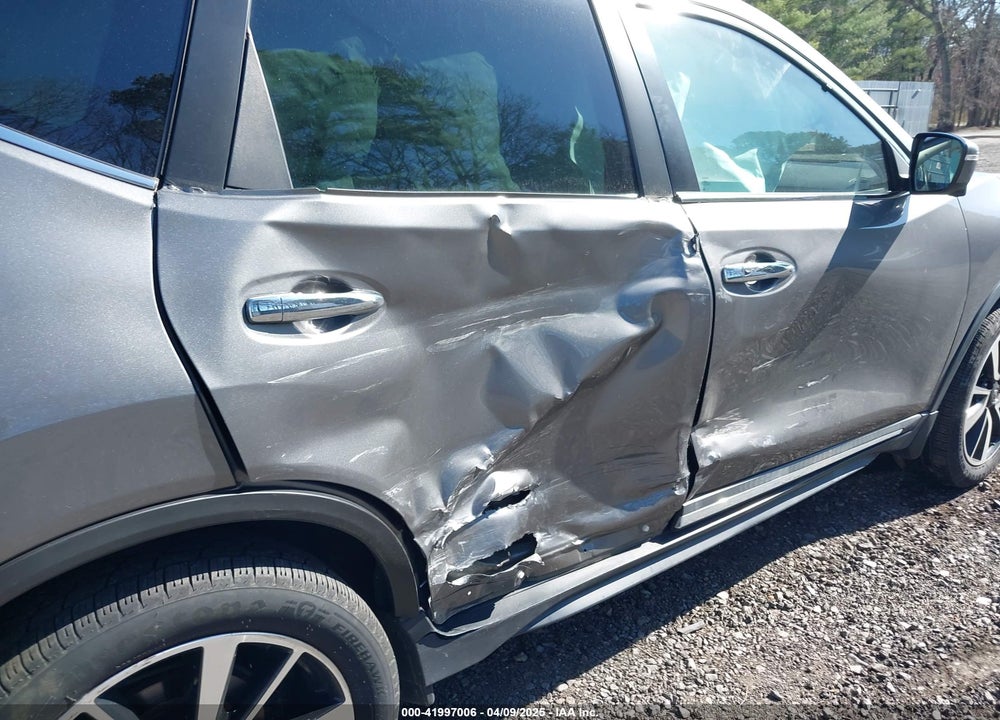 2019 NISSAN ROGUE VIN: 5N1AT2MV3KC830840