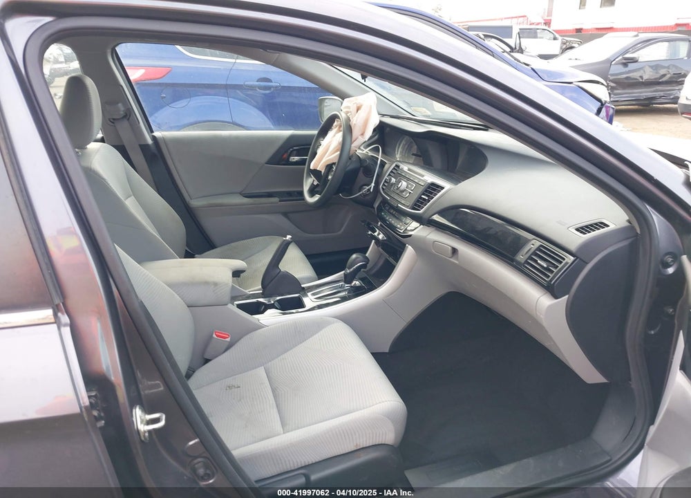 2017 HONDA ACCORD VIN: 1HGCR2F3XHA155601