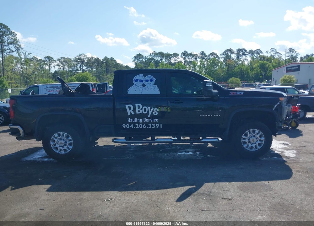 2022 CHEVROLET SILVERADO 2500HD 4WD STANDARD BED LT VIN: 1GC4YNE71NF175746