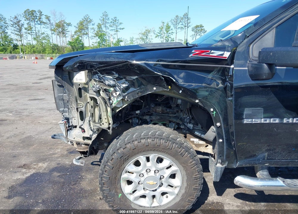 2022 CHEVROLET SILVERADO 2500HD 4WD STANDARD BED LT VIN: 1GC4YNE71NF175746