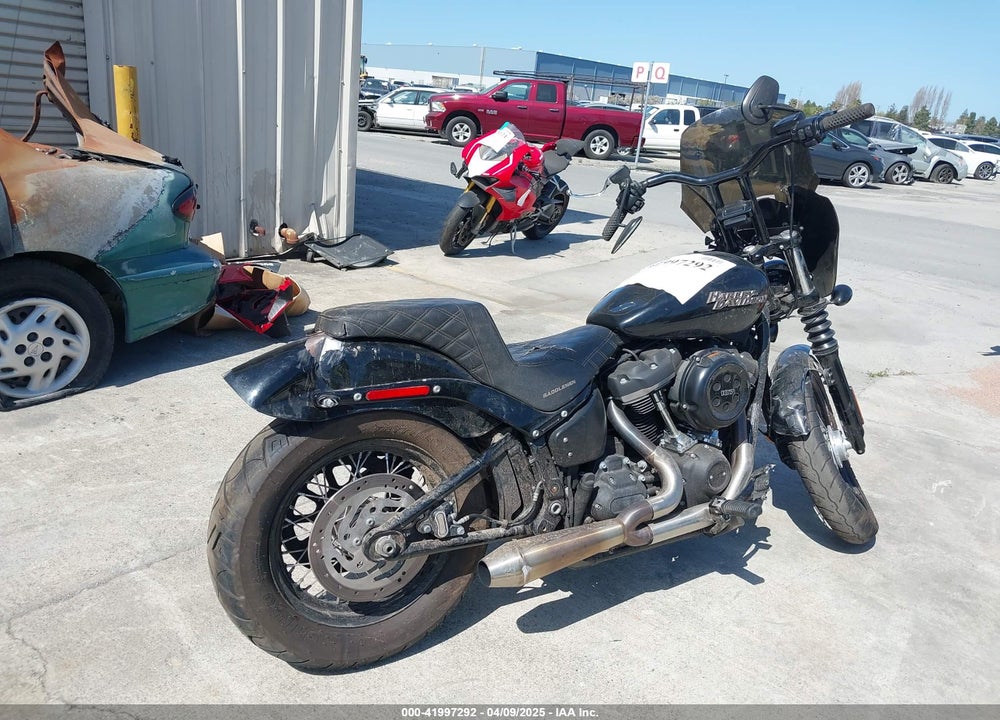2019 HARLEY-DAVIDSON FXBB VIN: 1HD1YJJ66KB052471