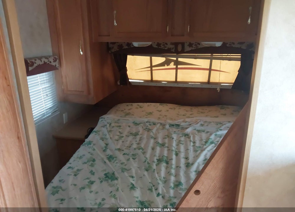 2006 JAYCO CAMPER VIN: 1UJBJ02RX61EJ0960