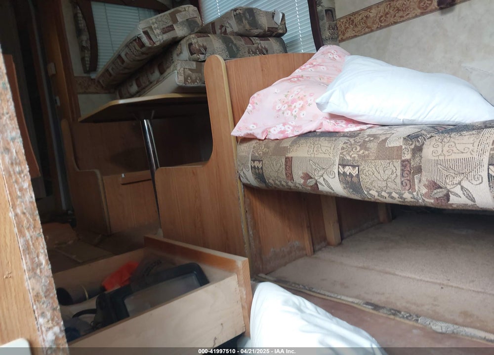 2006 JAYCO CAMPER VIN: 1UJBJ02RX61EJ0960