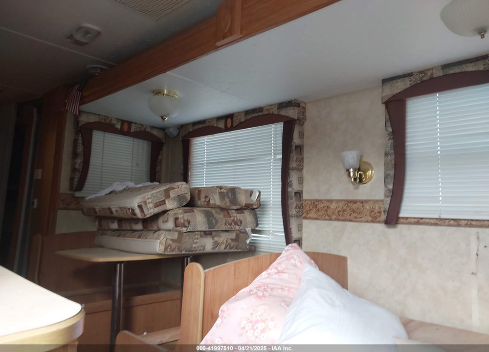2006 JAYCO CAMPER VIN: 1UJBJ02RX61EJ0960