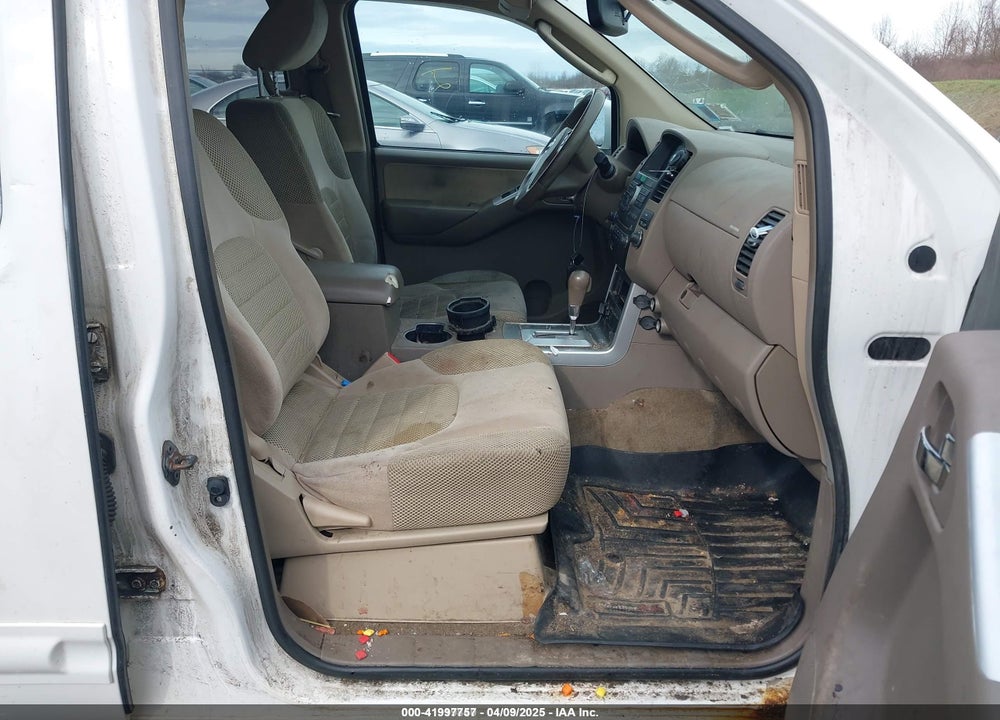2011 NISSAN PATHFINDER SV VIN: 5N1AR1NB2BC635874