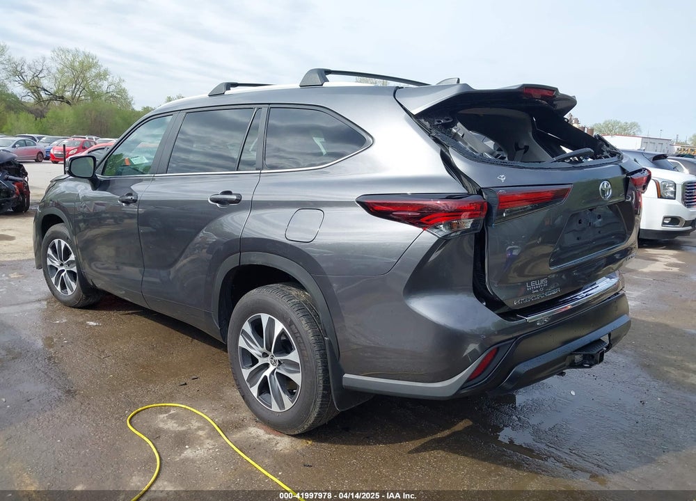 2024 TOYOTA HIGHLANDER XLE VIN: 5TDKDRBH3RS569231