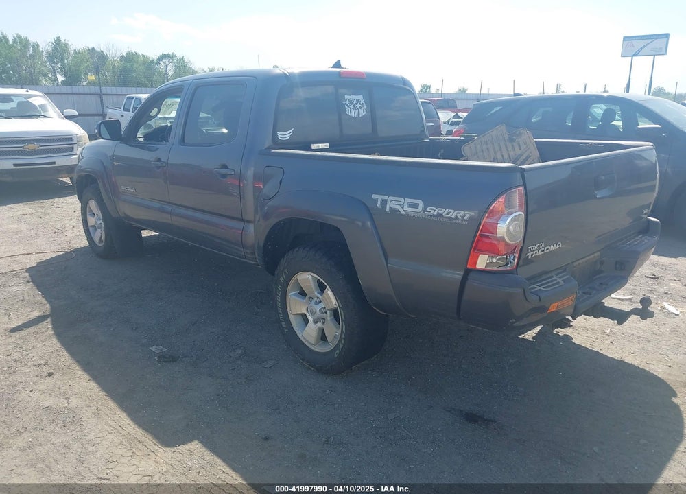 2015 TOYOTA TACOMA BASE V6 VIN: 5TFLU4EN6FX112735