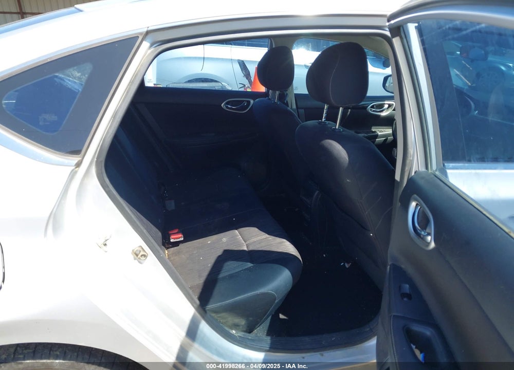 2018 NISSAN SENTRA VIN: 3N1AB7AP4JL649357