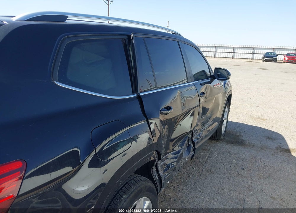 2018 VOLKSWAGEN ATLAS VIN: 1V2CP2CAXJC597262