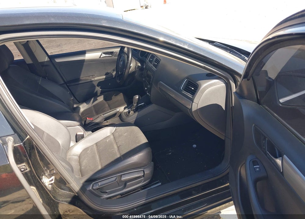2015 VOLKSWAGEN JETTA VIN: 3VWD17AJ3FM301301
