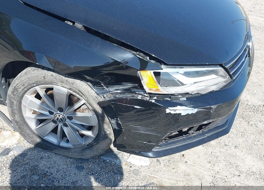 2015 VOLKSWAGEN JETTA VIN: 3VWD17AJ3FM301301