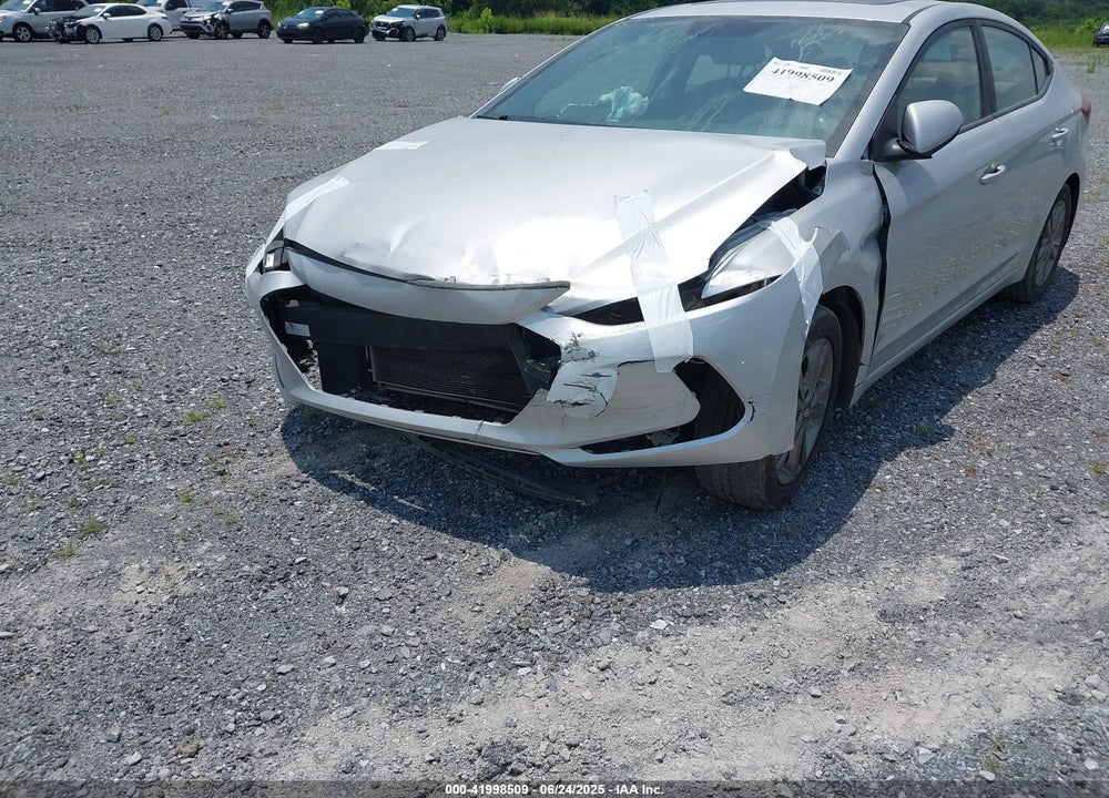 2018 HYUNDAI ELANTRA VIN: 5NPD84LFXJH383175