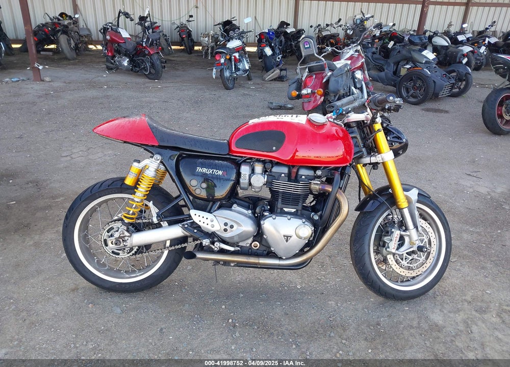 2016 TRIUMPH MOTORCYCLE THRUXTON 1200 R VIN: SMTD21HF0GT780957