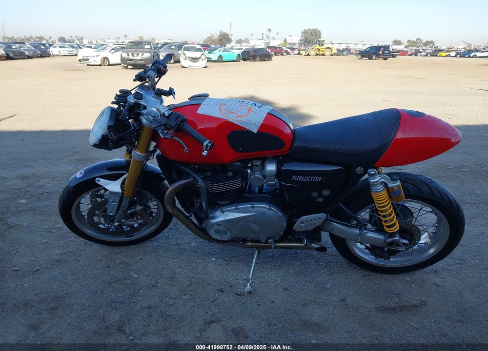 2016 TRIUMPH MOTORCYCLE THRUXTON 1200 R VIN: SMTD21HF0GT780957