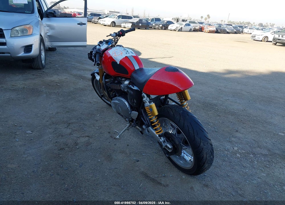 2016 TRIUMPH MOTORCYCLE THRUXTON 1200 R VIN: SMTD21HF0GT780957