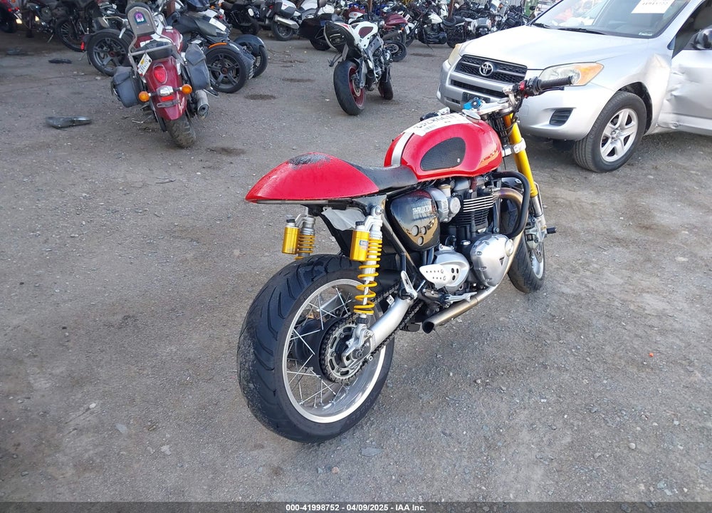 2016 TRIUMPH MOTORCYCLE THRUXTON 1200 R VIN: SMTD21HF0GT780957