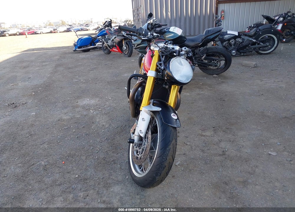 2016 TRIUMPH MOTORCYCLE THRUXTON 1200 R VIN: SMTD21HF0GT780957