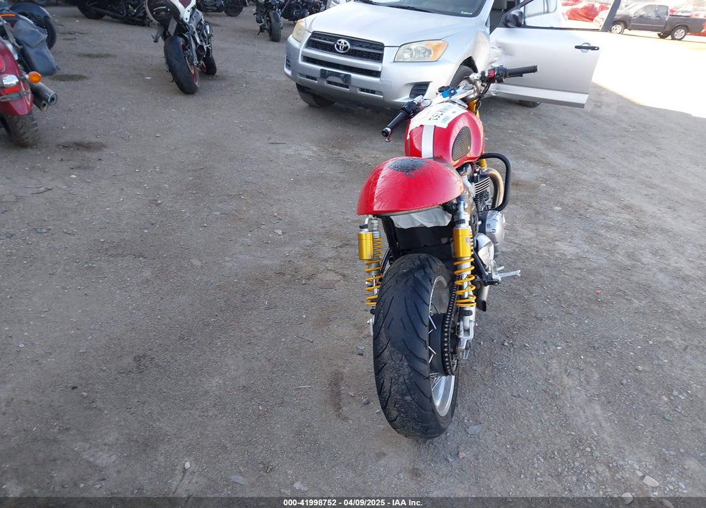 2016 TRIUMPH MOTORCYCLE THRUXTON 1200 R VIN: SMTD21HF0GT780957