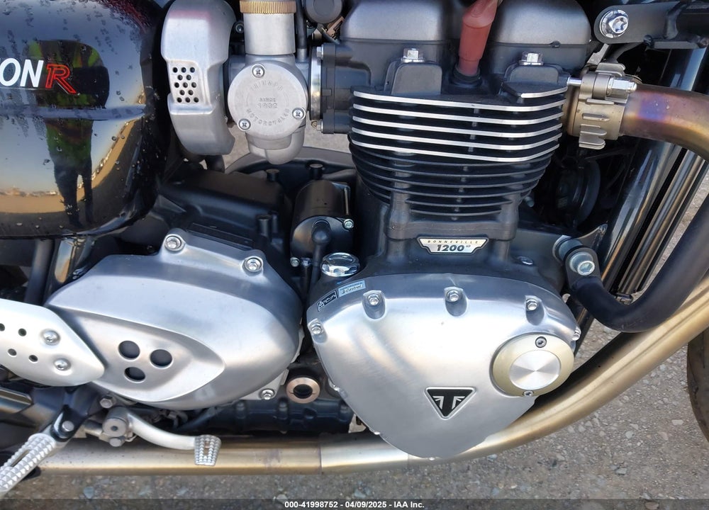 2016 TRIUMPH MOTORCYCLE THRUXTON 1200 R VIN: SMTD21HF0GT780957