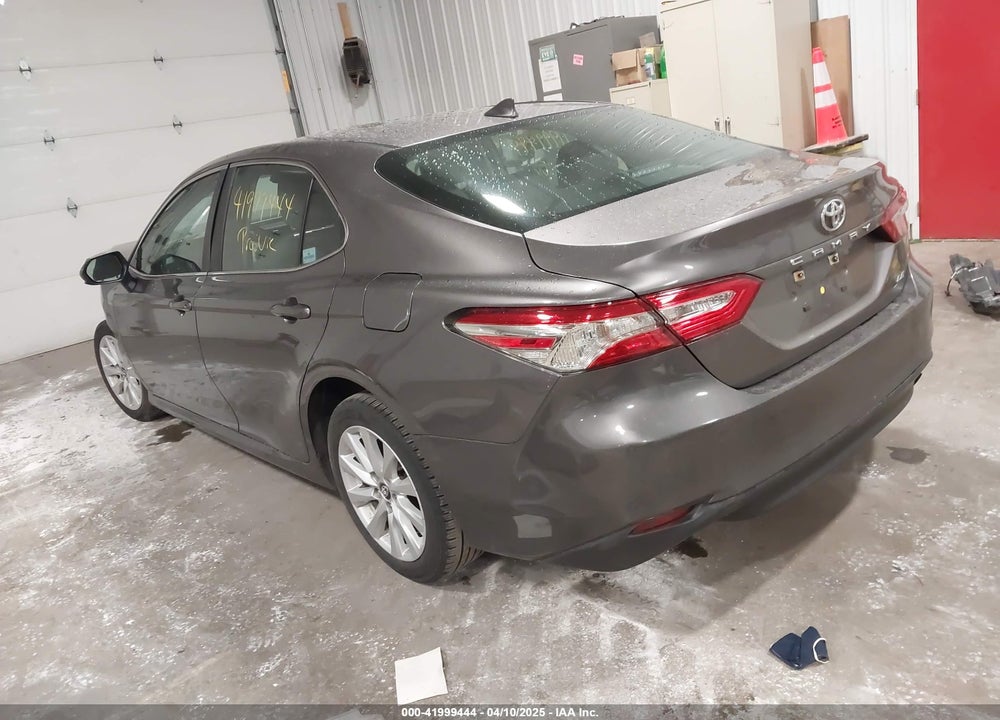 2019 TOYOTA CAMRY LE VIN: 4T1B11HK9KU709244