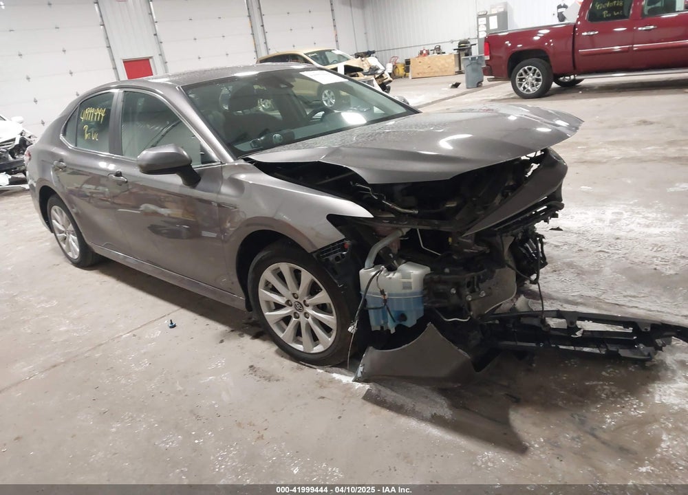 2019 TOYOTA CAMRY LE VIN: 4T1B11HK9KU709244