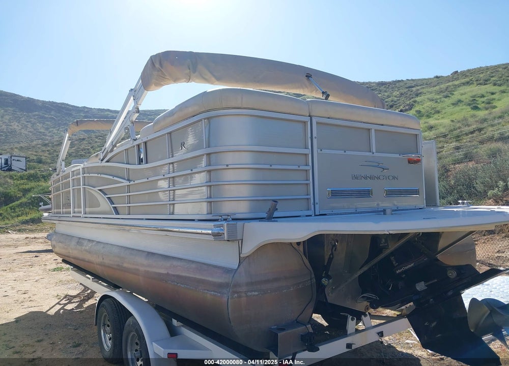 2012 BENNINGTON 23R VIN: ETW80766C212