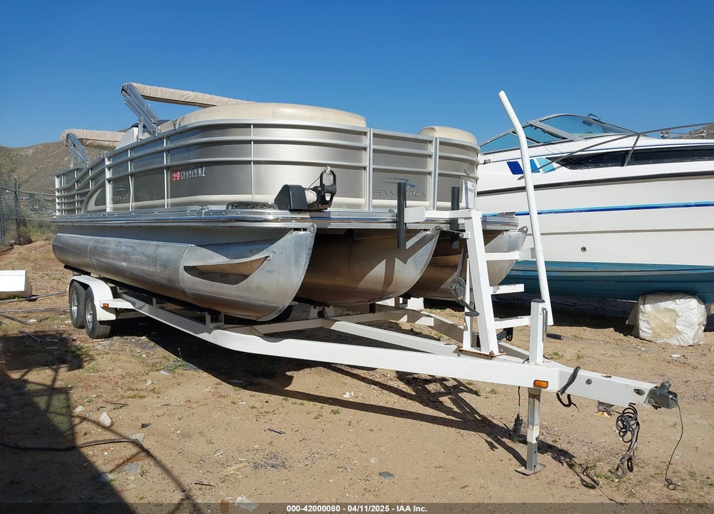 2012 BENNINGTON 23R VIN: ETW80766C212