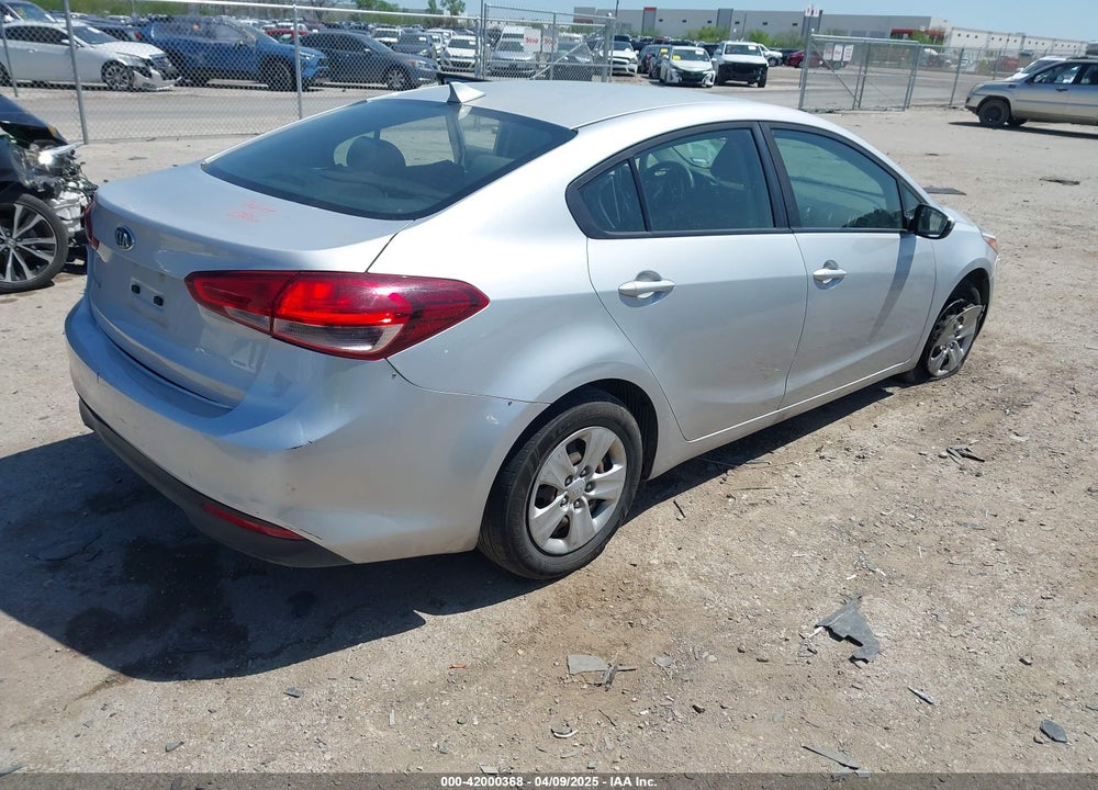 2018 KIA FORTE VIN: 3KPFK4A76JE273153