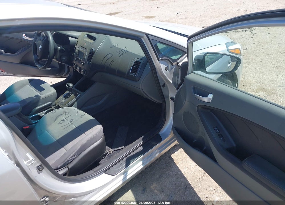 2018 KIA FORTE VIN: 3KPFK4A76JE273153