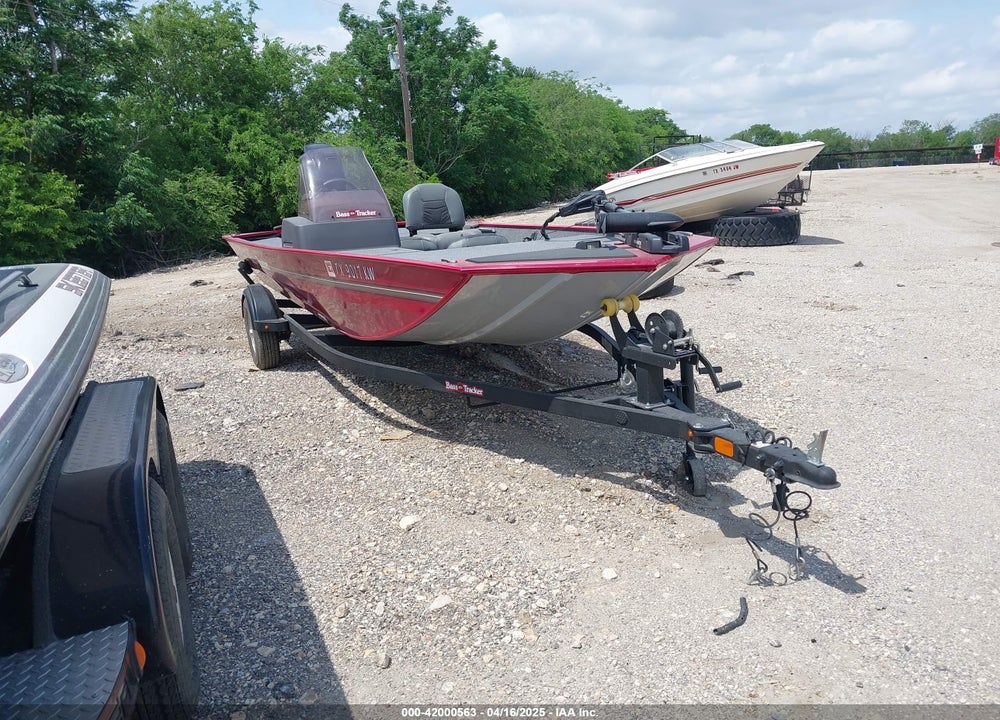 2024 TRACKER OTHER VIN: BUJ81674G324